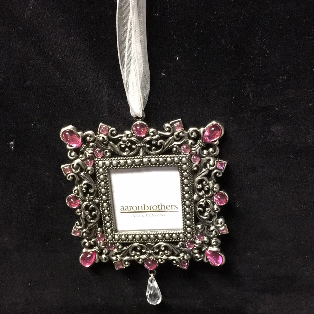 Aaron Brothers 1.5 x1.5 PhotoFrame
